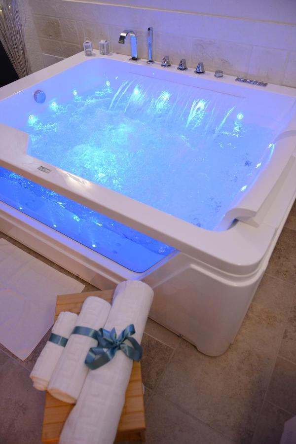 Suite Laurel Spa Con Idromassaggio Fasano Exterior photo
