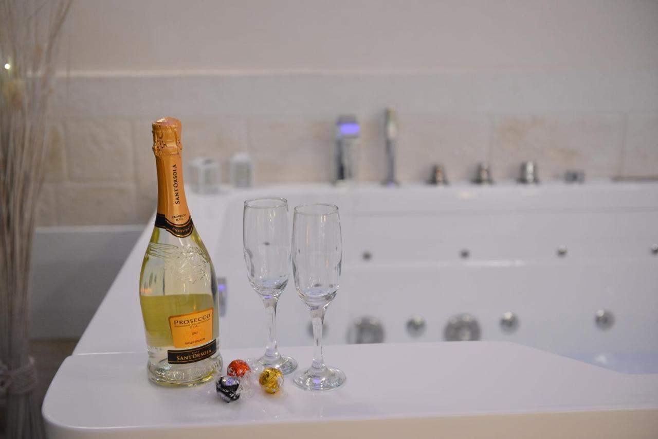Suite Laurel Spa Con Idromassaggio Fasano Exterior photo