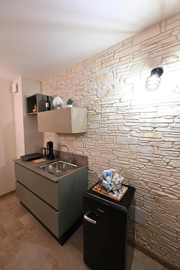 Suite Laurel Spa Con Idromassaggio Fasano Exterior photo